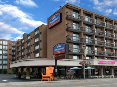 Howard Johnson Plaza By Wyndham By The Falls Hotel Niagara-Fälle